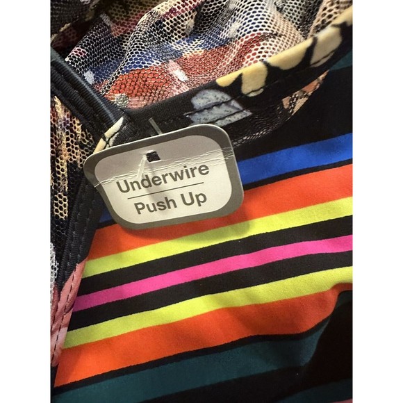 Lot of 6 Bikini and Tankini Swimsuit Tops Size Medium Pink Black EUC and 2 NWT - Picture 6 of 16